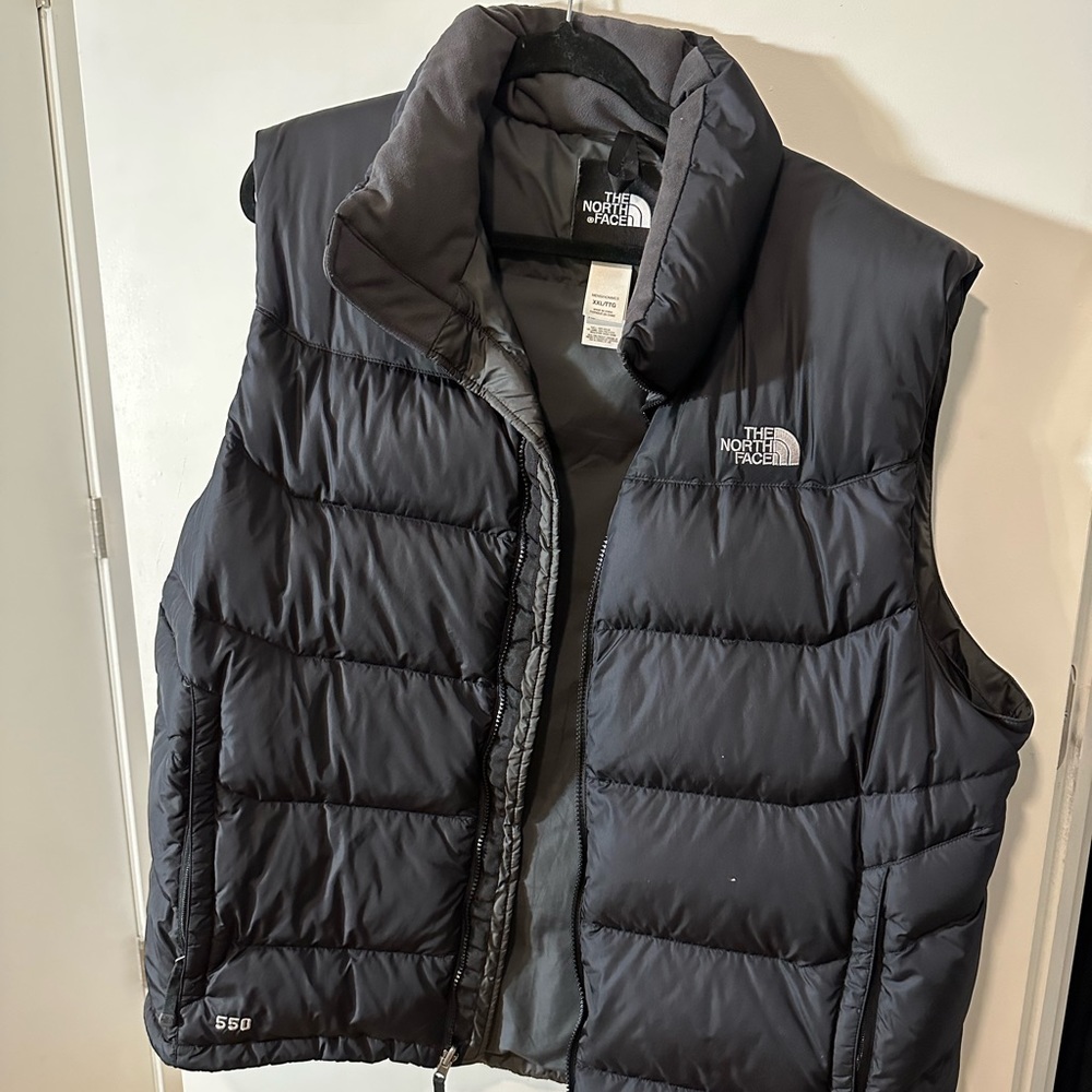 The north face 550 black puffer vest